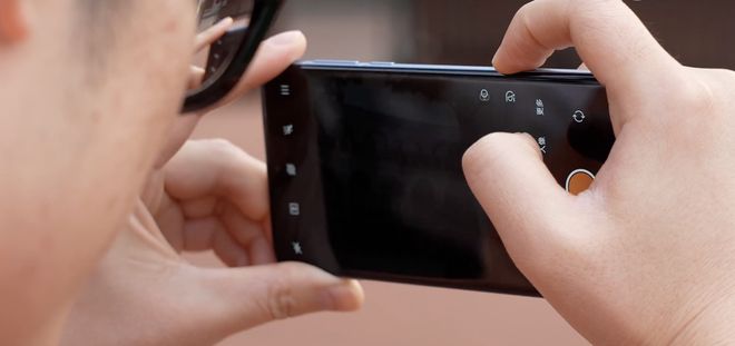 X8 Pro对比iPhone16 Pro差别很明显！米乐体育M6直播平台都有拍照按键OPPO Find(图3)